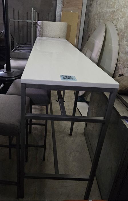 Барний  акриловий стіл