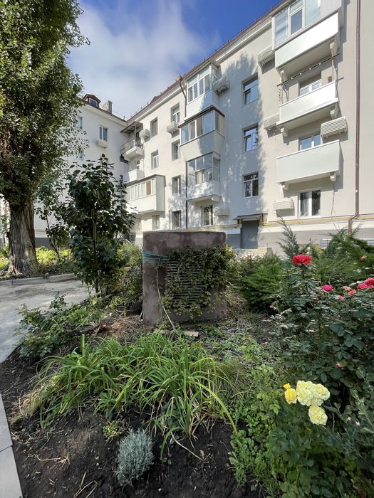 Без комиссии риелтору Продам двухком. кваритру ул Ефремова Ворошилова