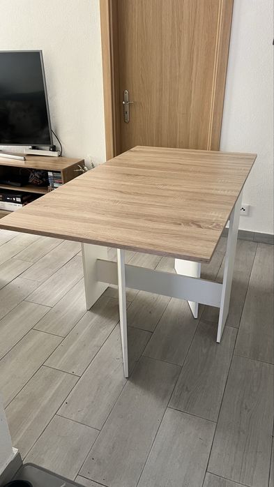 Mesa de jantar rebatível