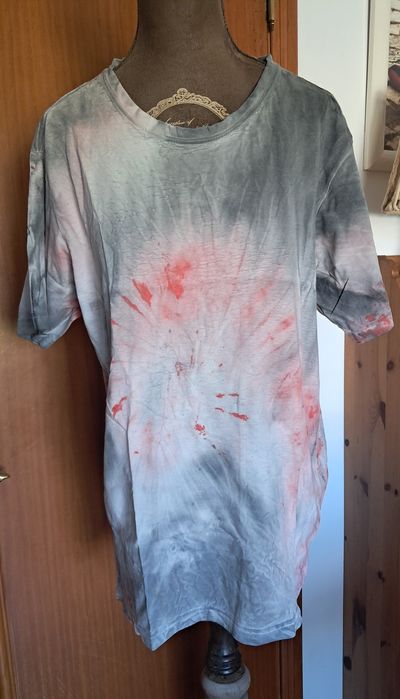 T-Shirt Sport Zone Tie Dye / Acid Wash Tamanho M – Cinzento e Vermelho