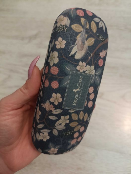 Etui na okulary w kwiaty royal case z  mikrofibry