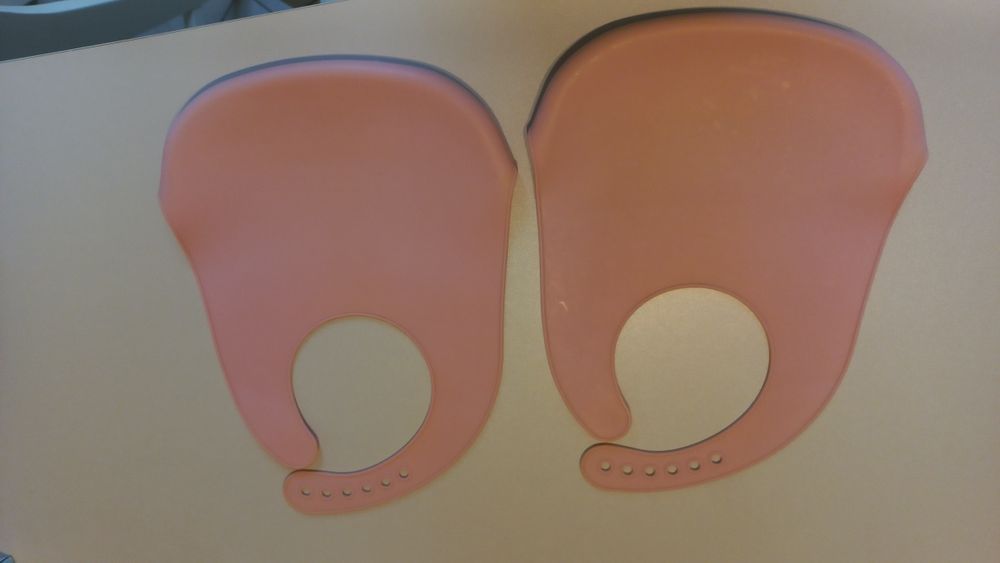 Dwa sliniaki Canpol silikonowe bliźniaczki