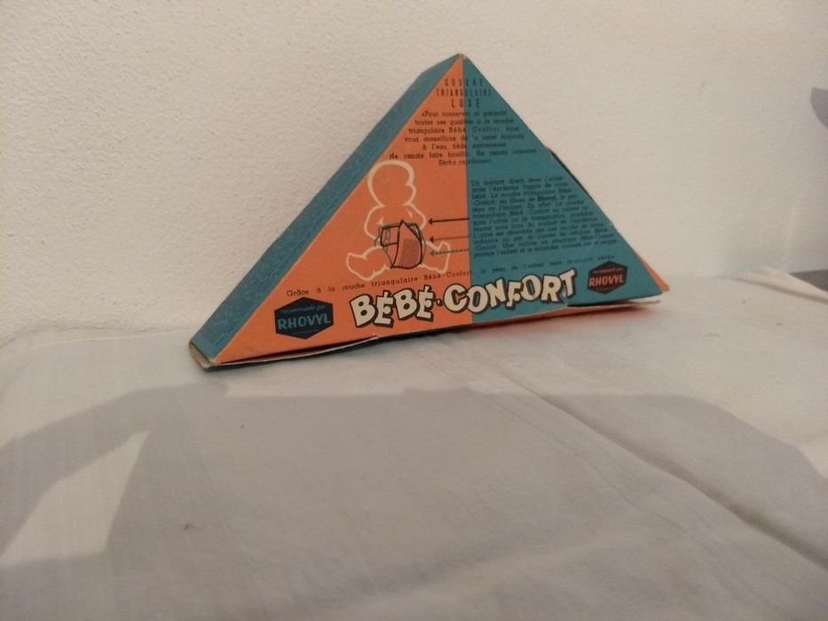 Pacote de fralda bebé completo. Design Anos 60