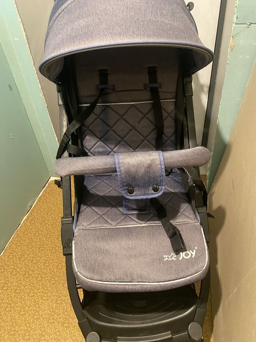 Прогулянкова коляска