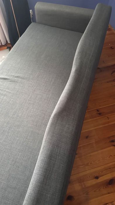 Szara rozkładana kanapa z IKEAA