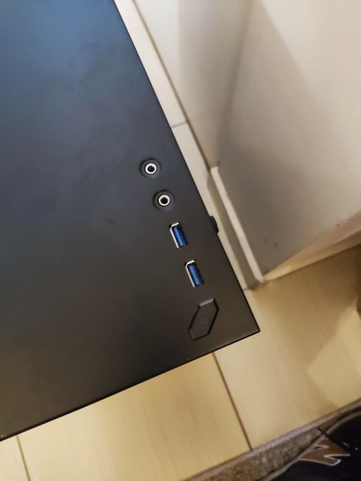 Komputer Ryzen 3 GeForce 1660 super 2x4gb 256gb SSD Monitor 24 180hz  Gwarancja