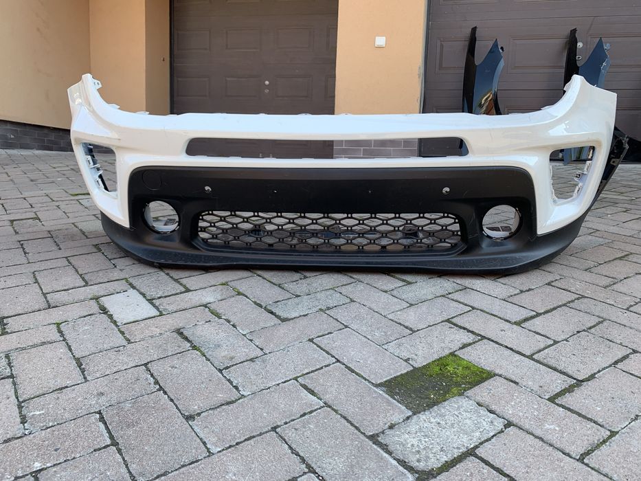 Бампер Jeep Renegade