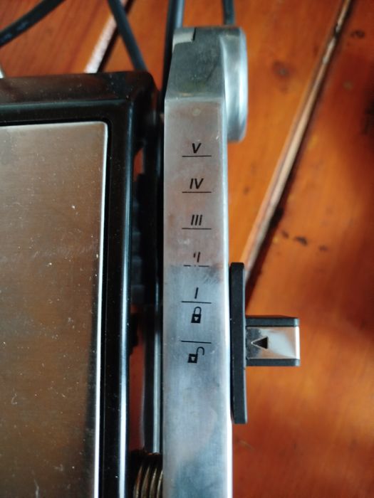 Прижимний гриль,сендвічниця