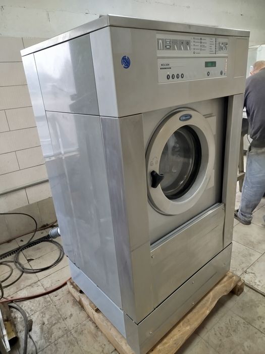 професійна пральна машина Electrolux 13-15 кг.