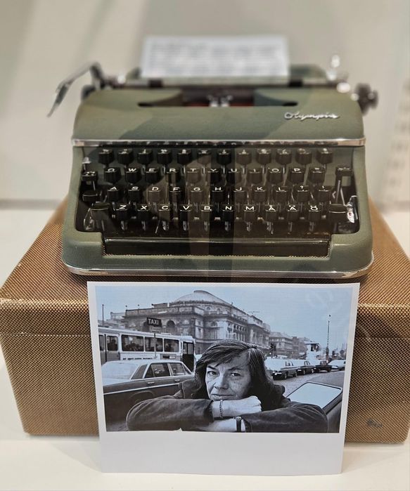 Máquina de escrever   ***  Olympia SM2