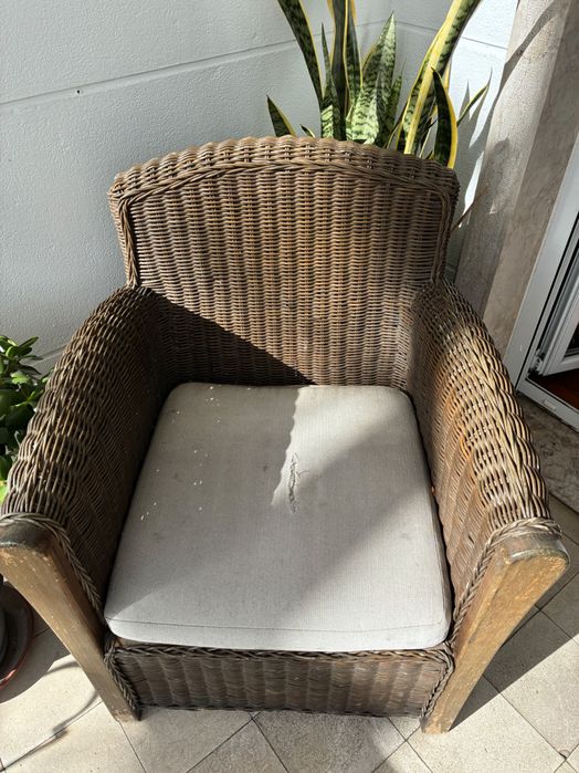 2 Cadeirões em vime castanho escuro