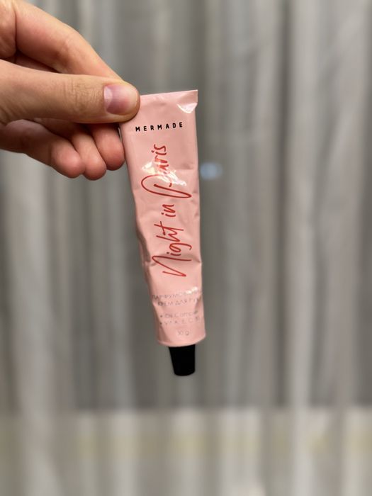 Лот крем для рук сережки чохол косметичка mango чохол iphone