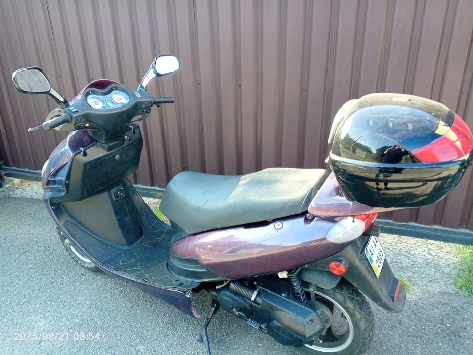 Продам скутер ціна 13000