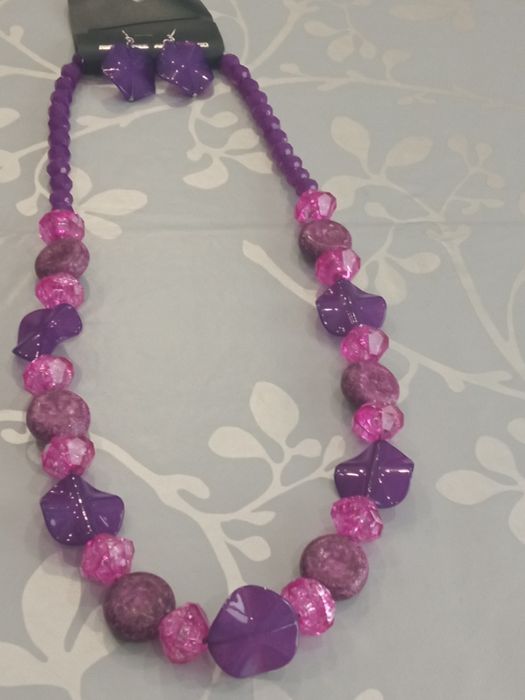 A ESTREAR - Colares (com e sem brincos)