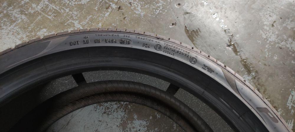 Pneus 305/30/20 Pirelli semi novos