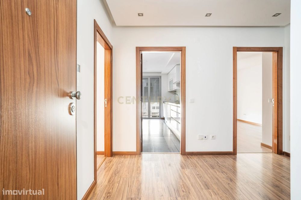 Arrendamento | Apartamento T1 c/lugar aparcamento e piscina na Quinta
