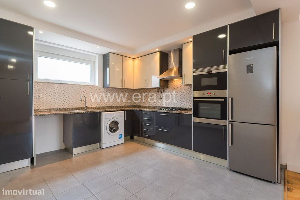 Apartamento T2 com Terraço - odivelas — Póvoa De Santo Adrião E Olival Basto, Lisboa