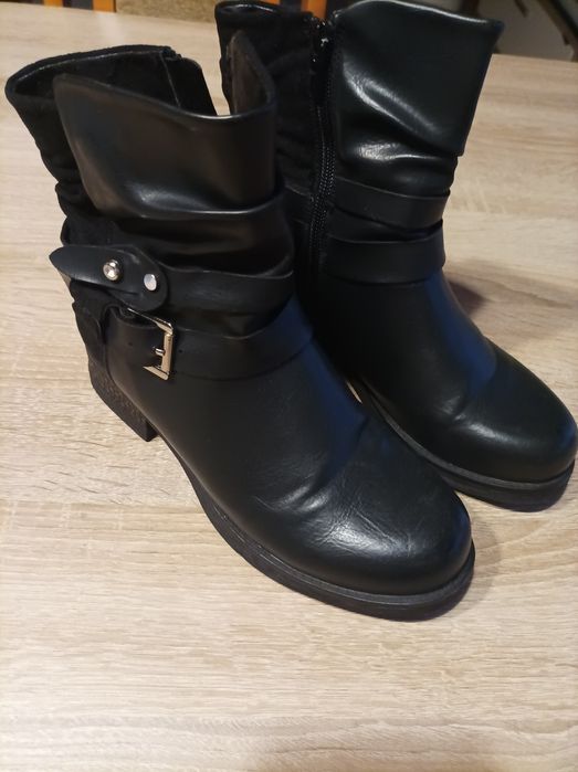 Buty zimowe, czarne rozmiar 36