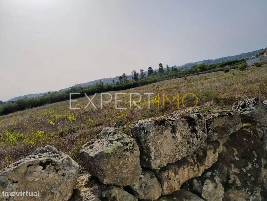 Terreno com acesso pela EN 17 Gouveia-Seia