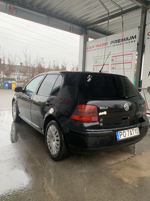 Volkswagen Golf 4 1.6 benz 2000