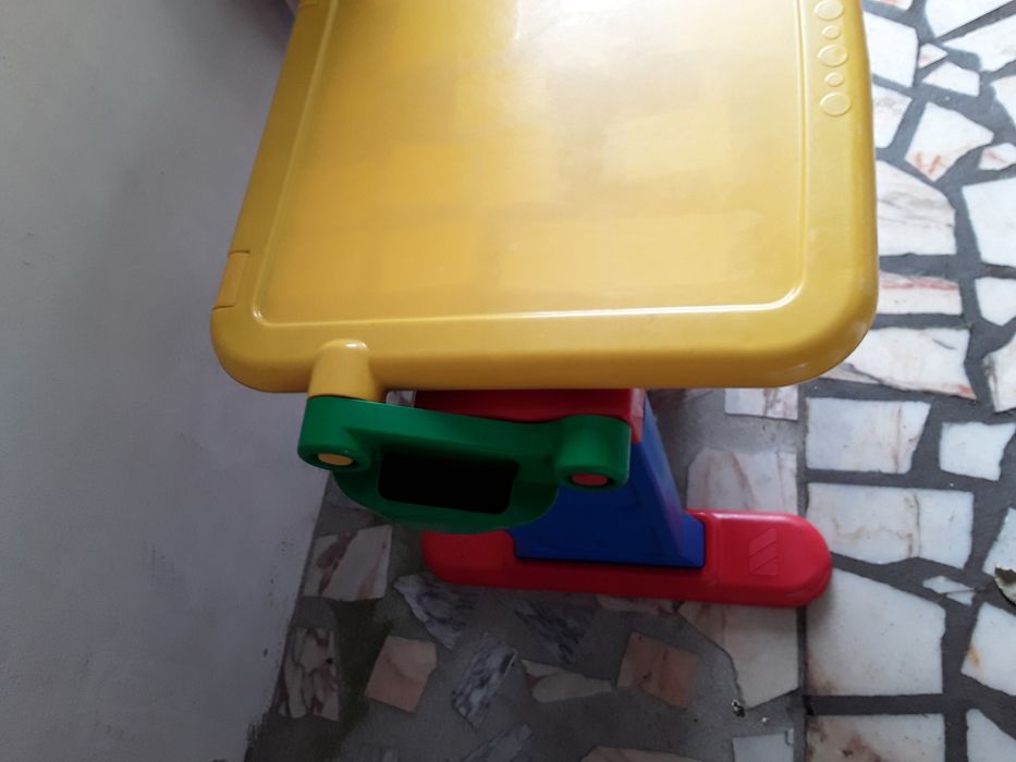 Mesa com Quadro de ardósia