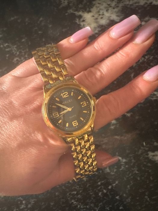 Продам робочий Годинник HALEI