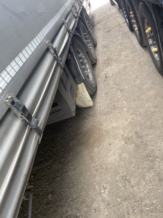 Причеп штора FRUEHAUF