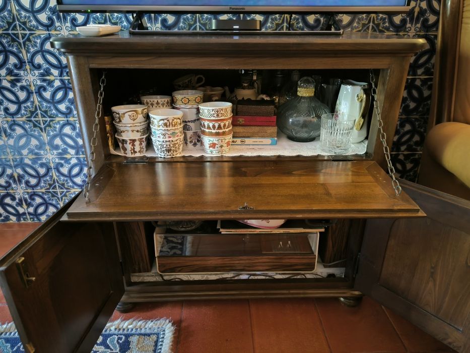 Móvel para TV Garrafeira Estante