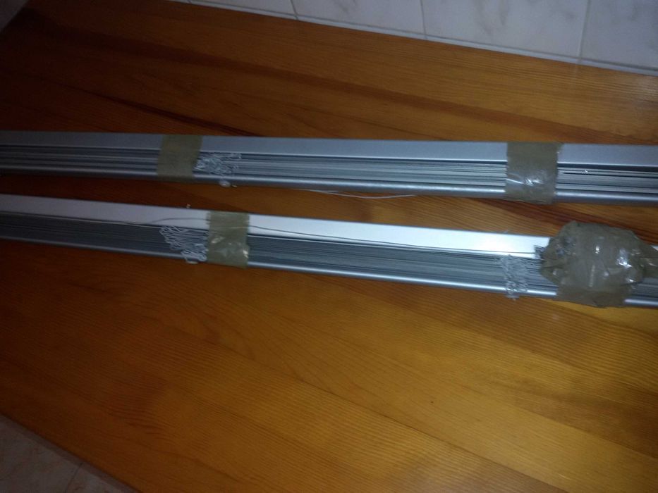 Estore em alumínio- cinzento64575213902339121