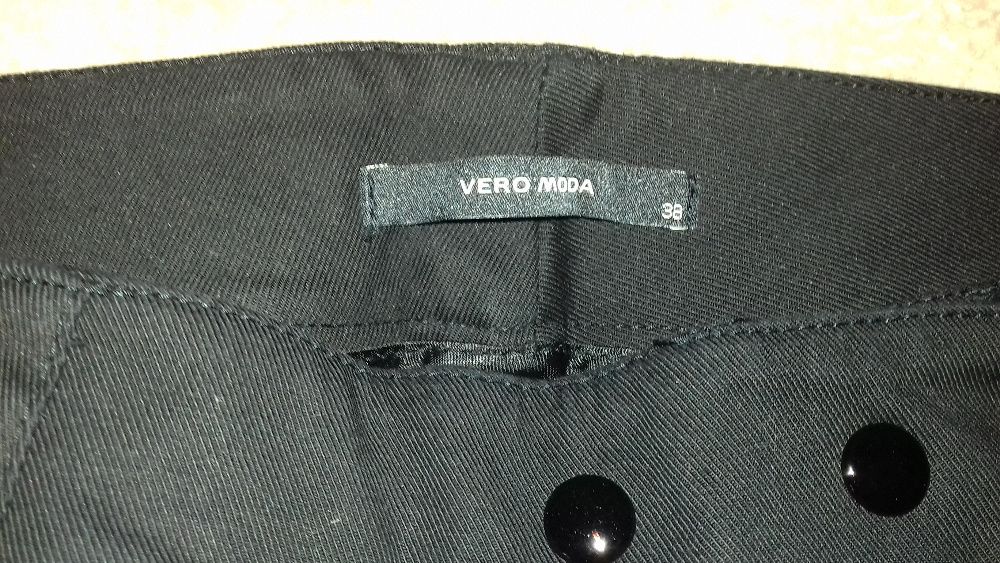 bawełniane spodnie 3/4 czarne 38 Vero Moda