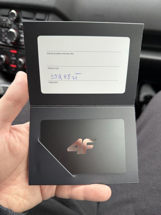 Karta podarunkowa 4F o wartości 360 zł