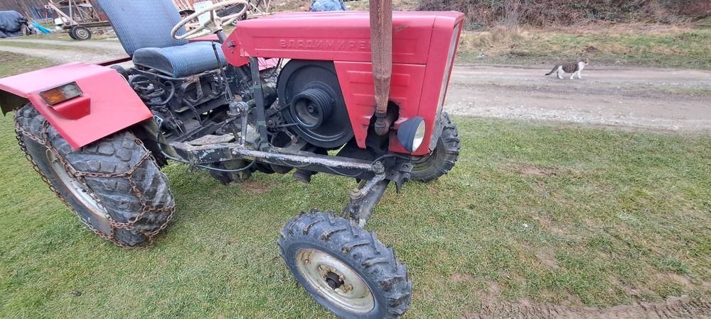 Traktor s 15       ..