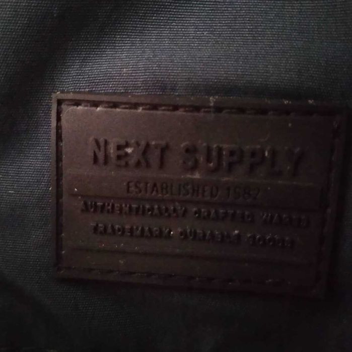 Продам ветровку для мальчика фирмы Next. Размер 104