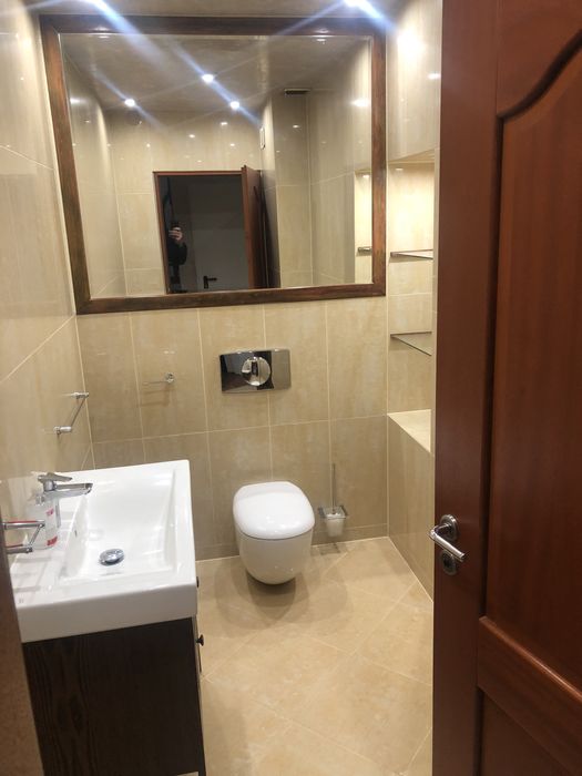 Pokoje pracownicze bardzo blisko fabryki mercedesa.