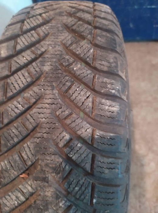 Запаска зимова 195 65 R15 5×110 внутрішній діаметр 59 мм.підходить до