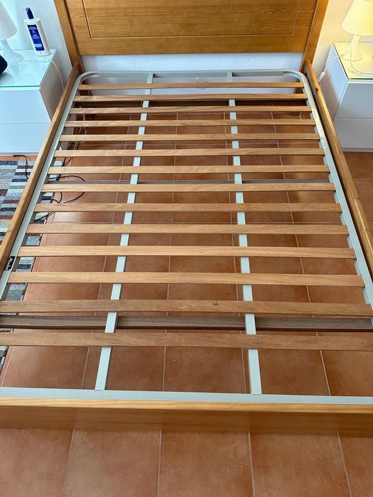 Cama casal Madeira j boa