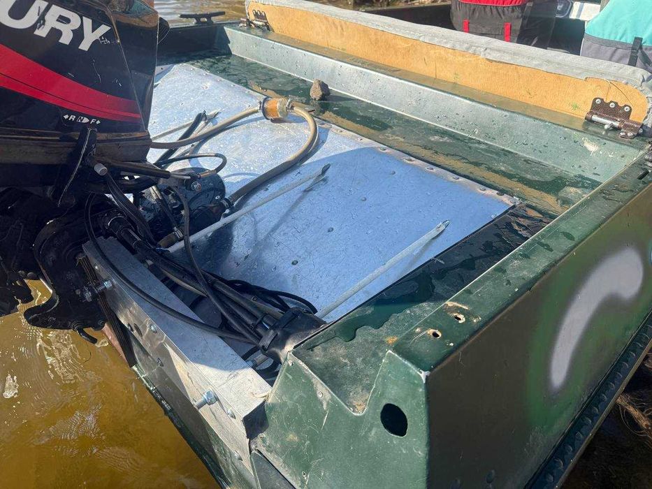 Комплект човен, мотор лафет Крим Mercury 30 лодка катер