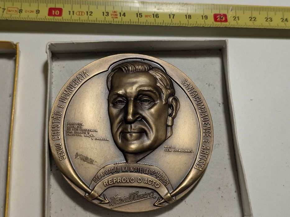 MEdalha de bronze de António Oliveira Salazar