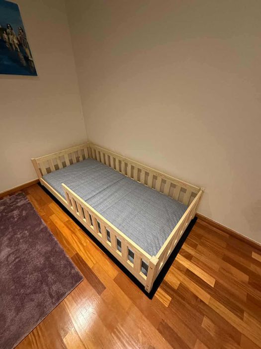 Cama (leroy merlin) e colchão (IKEA)