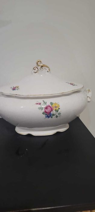 Antiga Terrina em Faiança de Aveiro Decoração Floral e Ouro  Século XX
