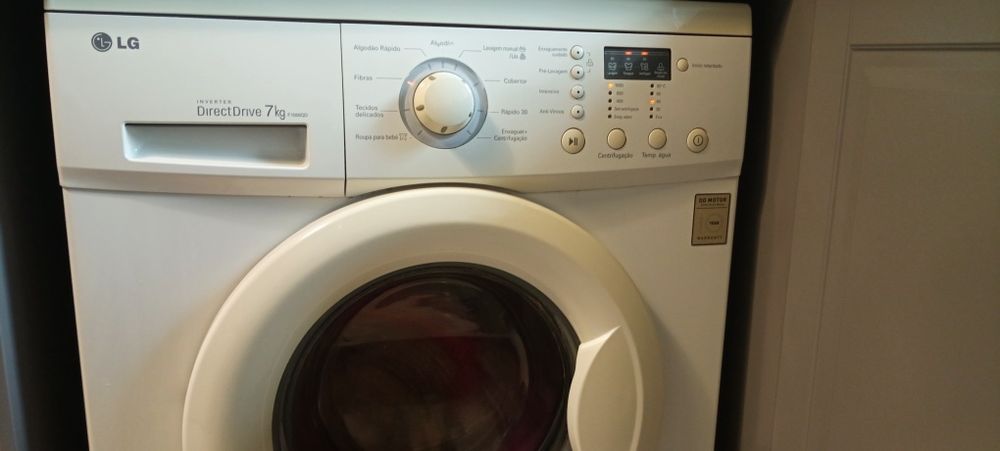 Vendo máquina  LG para lavar roupa,drive direct 7 kg