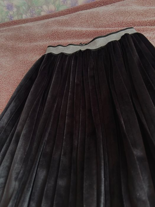 Юбка чорна міді велюр