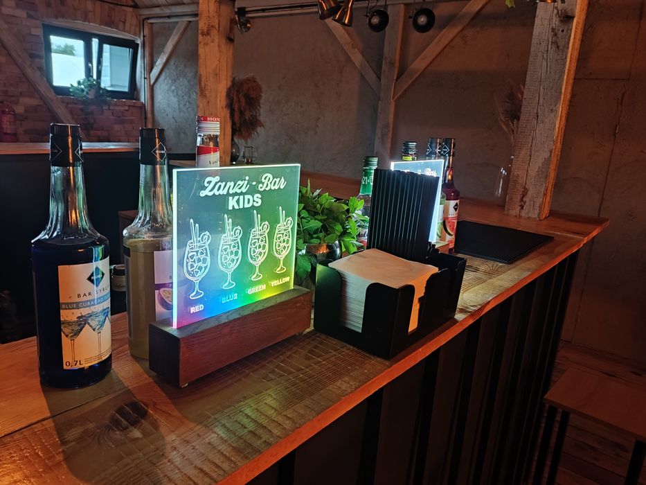 Barman Profesjonalne Usługi Barmańskie Zanzi-Bar