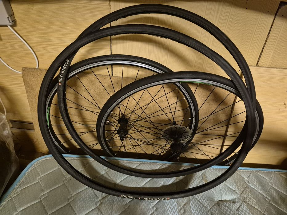 Bicicleta de estrada Btwin, nova, desmontada(nunca usada).