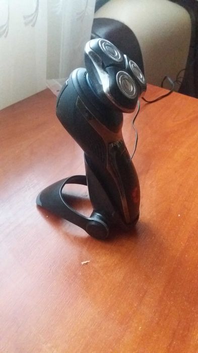 Продам електробритву Remington