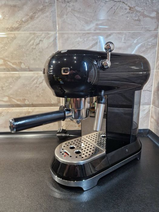 Кавоварка Smeg рожкова