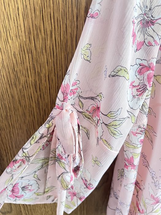 Piękna bluzka w kwiatowy wzór