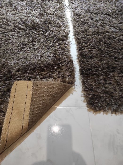 Tapete de quarto castanho