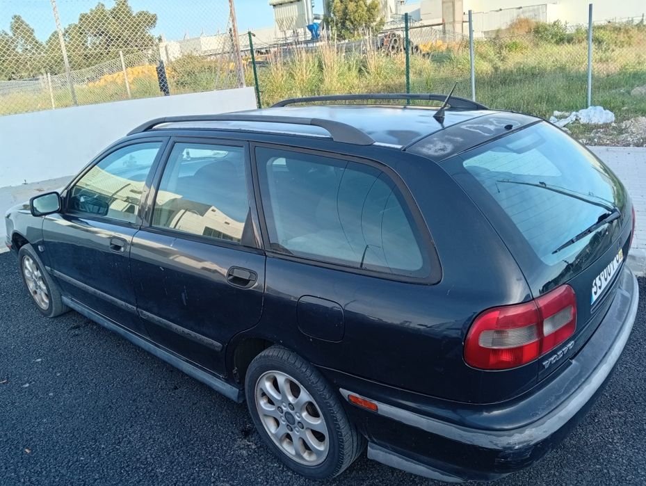 Volvo v40 1.6 a gasolina ano 2000