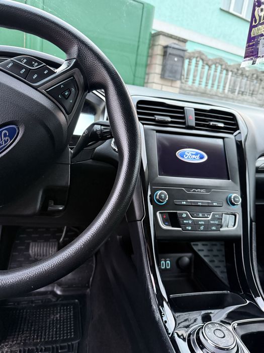 Ford fusion 2020рік